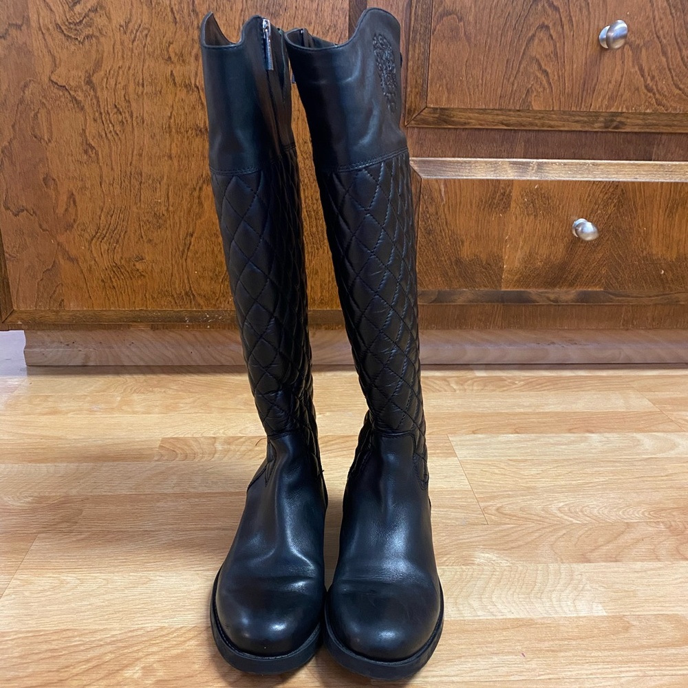 Vince Camuto leather Boots preowned (around knee)